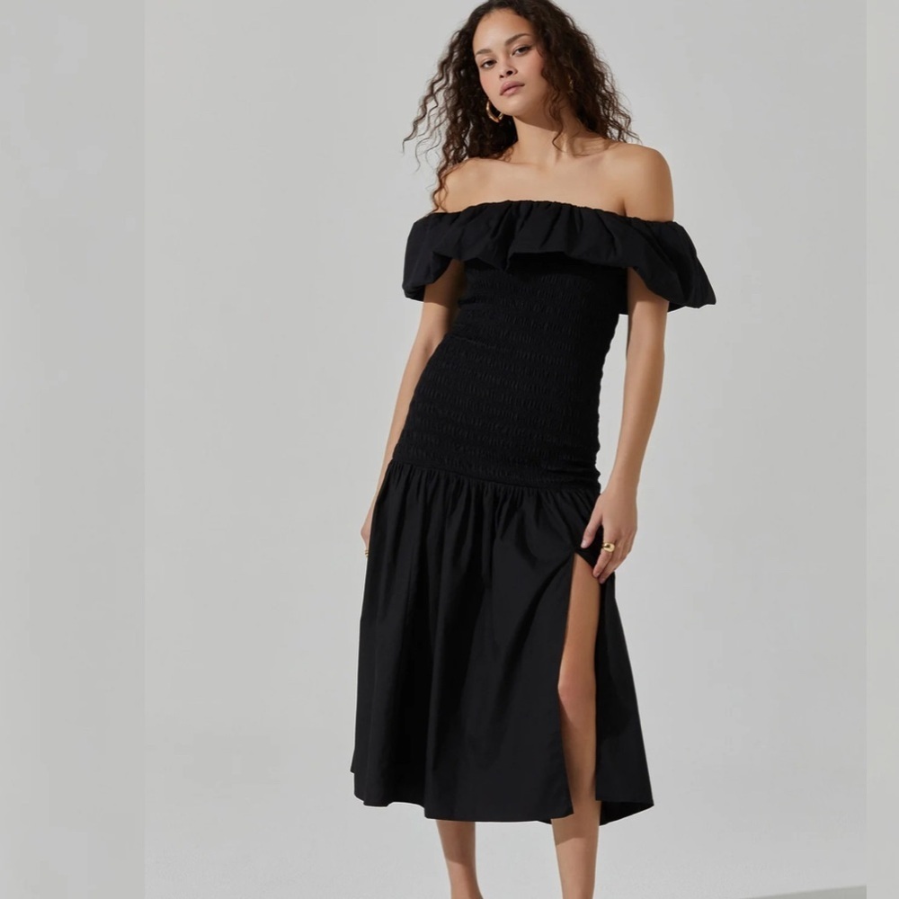 NWT ASTR the label  Black Off-Shoulder Dress size Medium